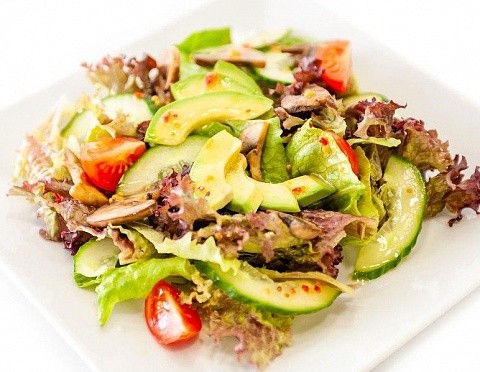 salat-z-avokado-ta-pechericyami